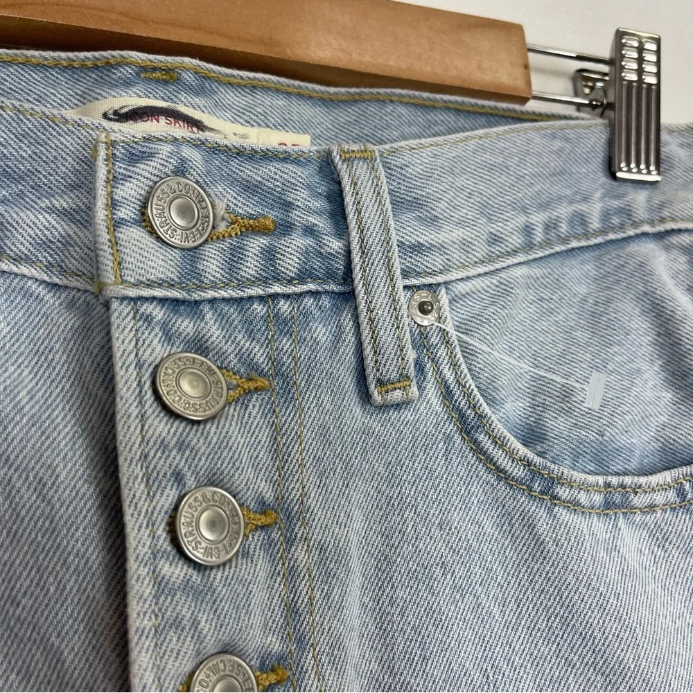 NEW Levis Icon Jean Skirt Womens Size 25 Light Blue Denim Button Fly NWOT - Picture 3 of 9